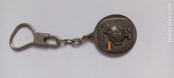 Coleccionismo de llaveros: LLAVERO NARANJITO, MUNDIAL FUTBOL ESPA&Ntilde;A '82 1982. ARIDOS VALVERDE. VELEZ MALAGA