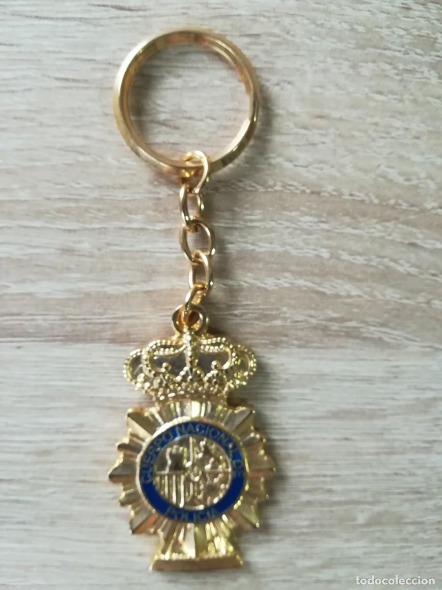 Coleccionismo de llaveros: LLAVERO ORIGINAL, ESCUDO CUERPO NACIONAL DE POLIC&Iacute;A DE ESPA&Ntilde;A - A&Ntilde;O 2010.