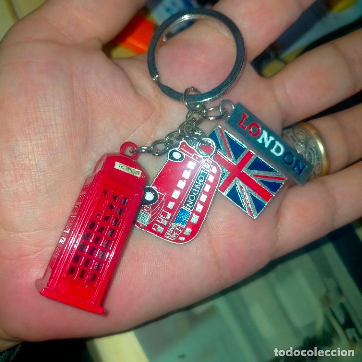 Collection of Keychains: llavero metal london , bus cabina london bandera 4 llaveros en 1