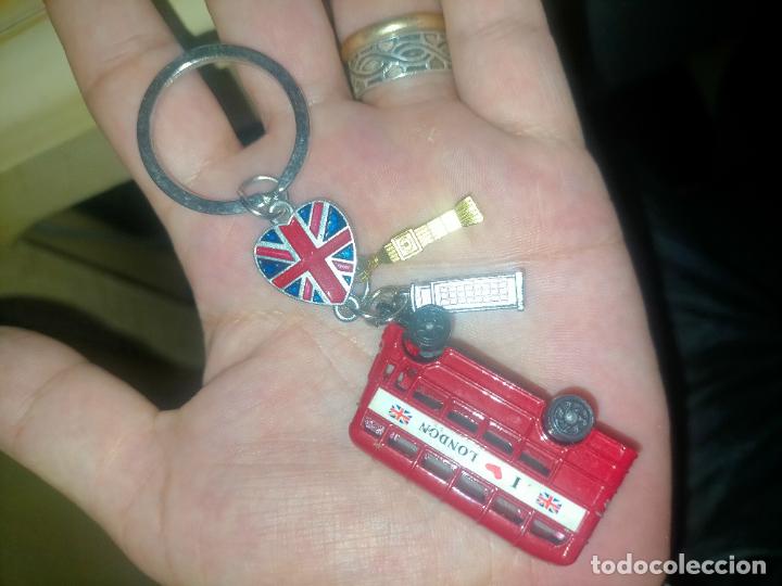 Collection of Keychains: llavero metal london , bus cabina reloj bandera 4 llaveros en 1
