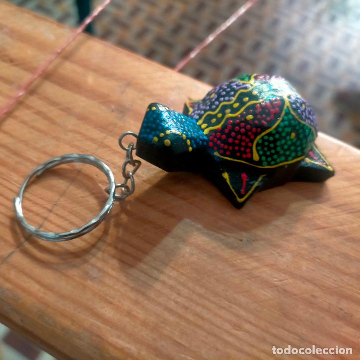 Coleccionismo de llaveros: llavero tortuga pintada a mano - Foto 2