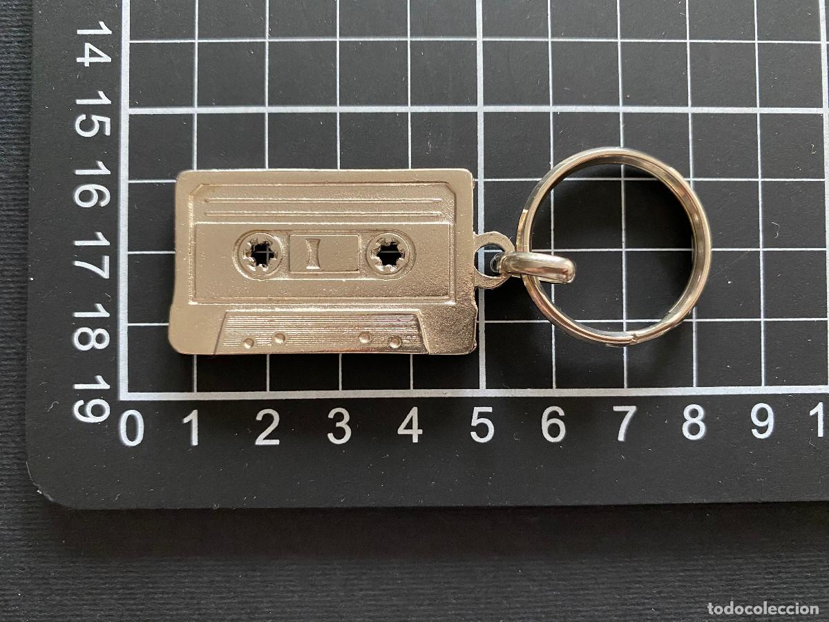 Collectionnisme de portes-cl&eacute;s: LLAVERO METALICO SILUETEADO 3D FORMA CINTA CASSETTE CASET CASETE NUEVO Y SIN USO