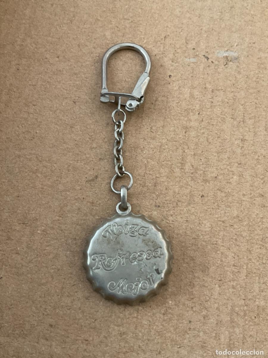 Collection of Keychains: llavero en forma de tap&oacute;n corona botella - Ibiza refresca mejor