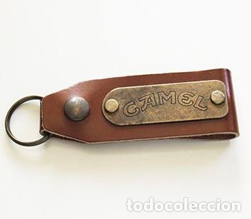 Coleccionismo de llaveros: LLAVERO DE CAMEL - PUBLICIDAD DE TABACO - CON PIEZA QUE SE ABRE PARA PASARLA POR UN CINTUR&Oacute;N