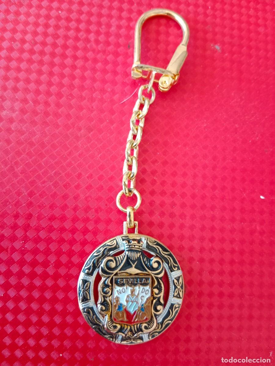 Coleccionismo de llaveros: PRECIOSO LLAVERO DAMASQUINADO Y ESMALTADO - ESCUDO DE SEVILLA - NO DO