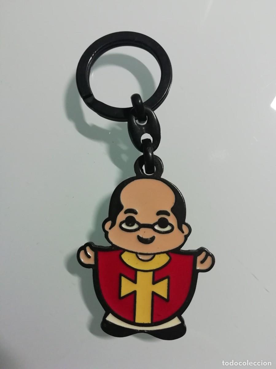 Collection of Keychains: LLAVERO ORDENACION SACERDOTAL BEATO PEDRO- 1905-2005- EL AMOR HACE FACIL LO DIFICIL-