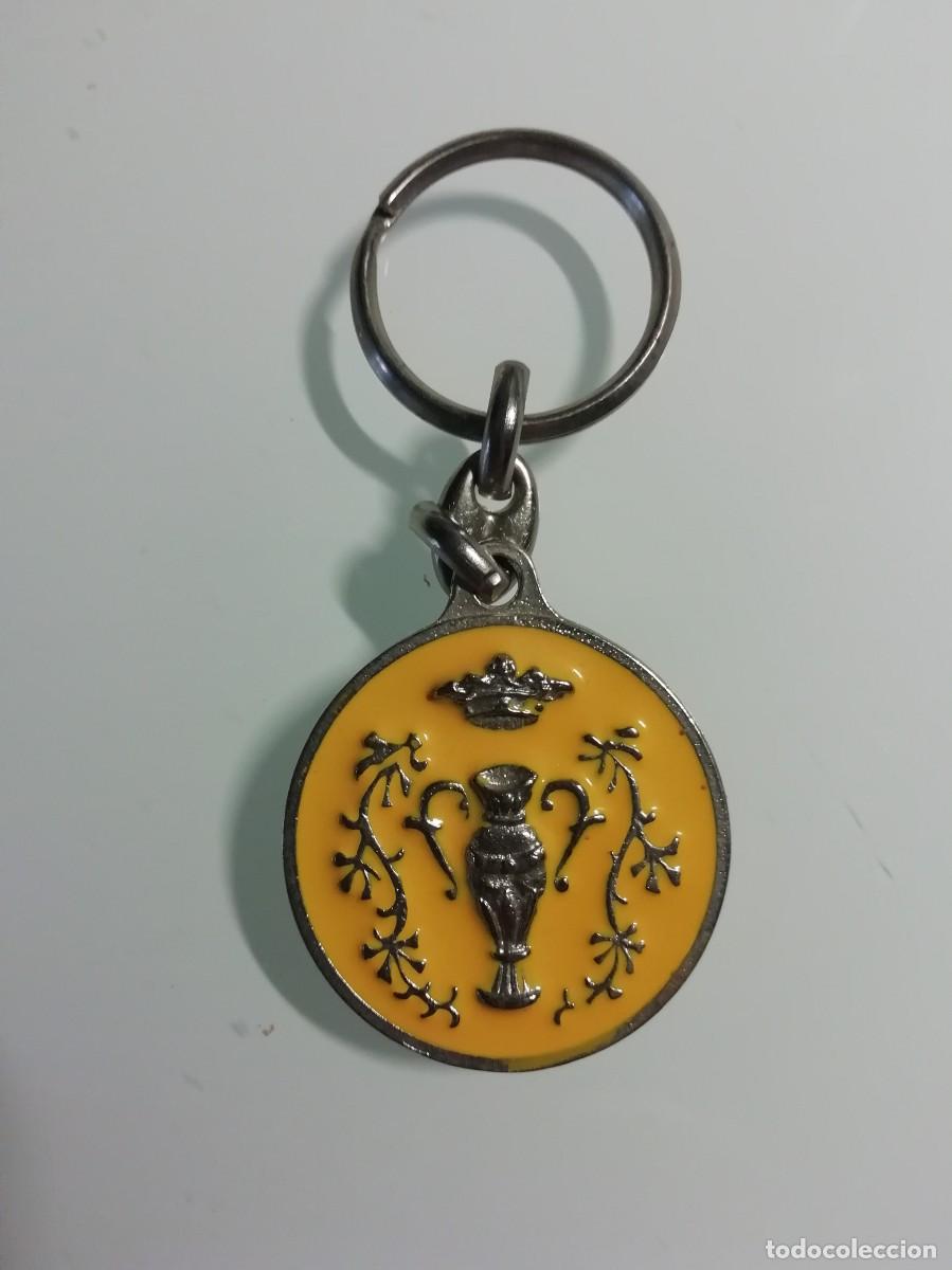 Collection of Keychains: ANTIGUO LLAVERO METALICO CON ESCUDO DE LA COFRADIA DE LA SAMARITANA- ORIHUELA