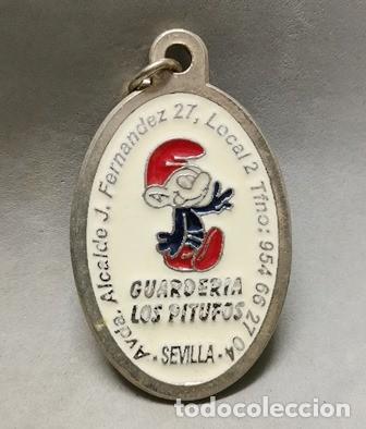 Coleccionismo de llaveros: LLAVERO DE METAL ESMALTADO GUARDERIA PITUFO 20 ANIVERSARIO 1984-2004 (SEVILLA) - LLAV-23486 - B-866