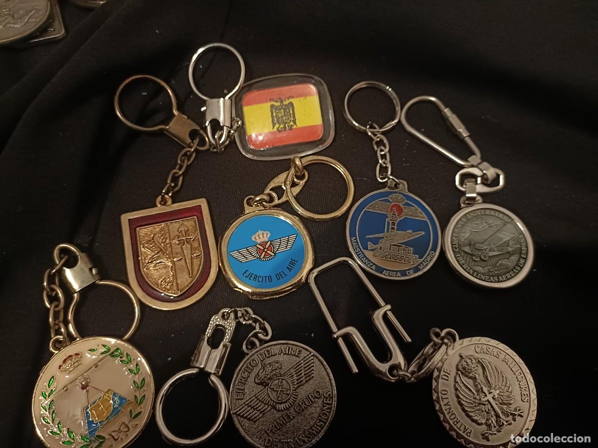 Coleccionismo de llaveros: Lote de ocho llaveros militares espa&ntilde;oles ej&eacute;rcito del aire etc&eacute;tera