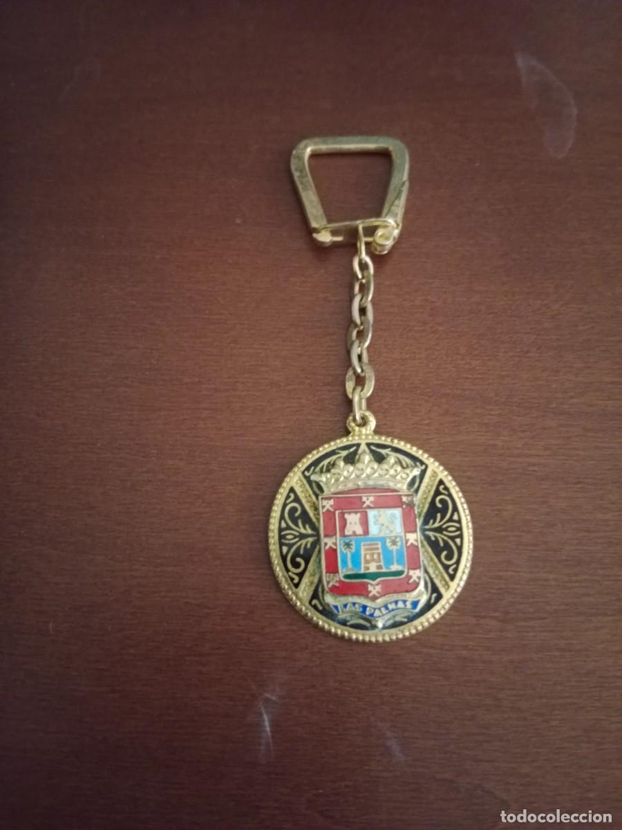 Coleccionismo de llaveros: ANTIGUO LLAVERO ESMALTADO Y DAMASQUINADO - ESCUDO DE LAS PALMAS