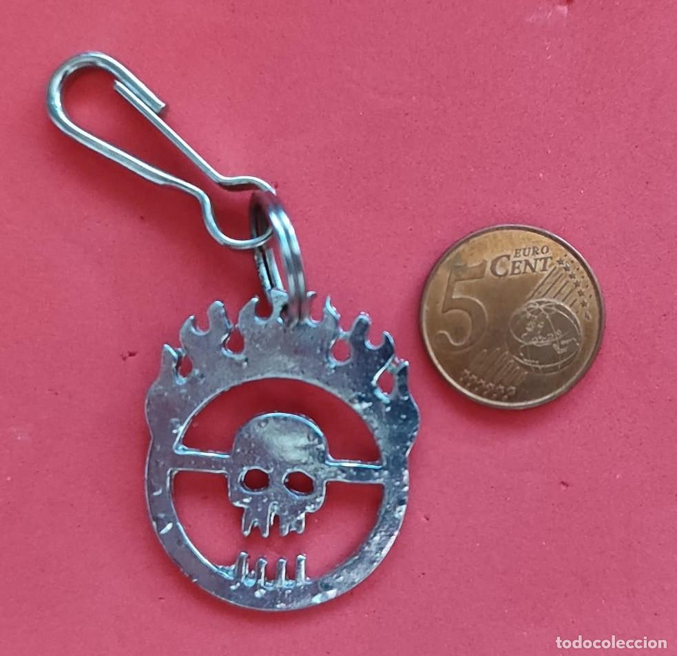 Coleccionismo de llaveros: MAD MAX Fury Road + MACHETE - Foto 2