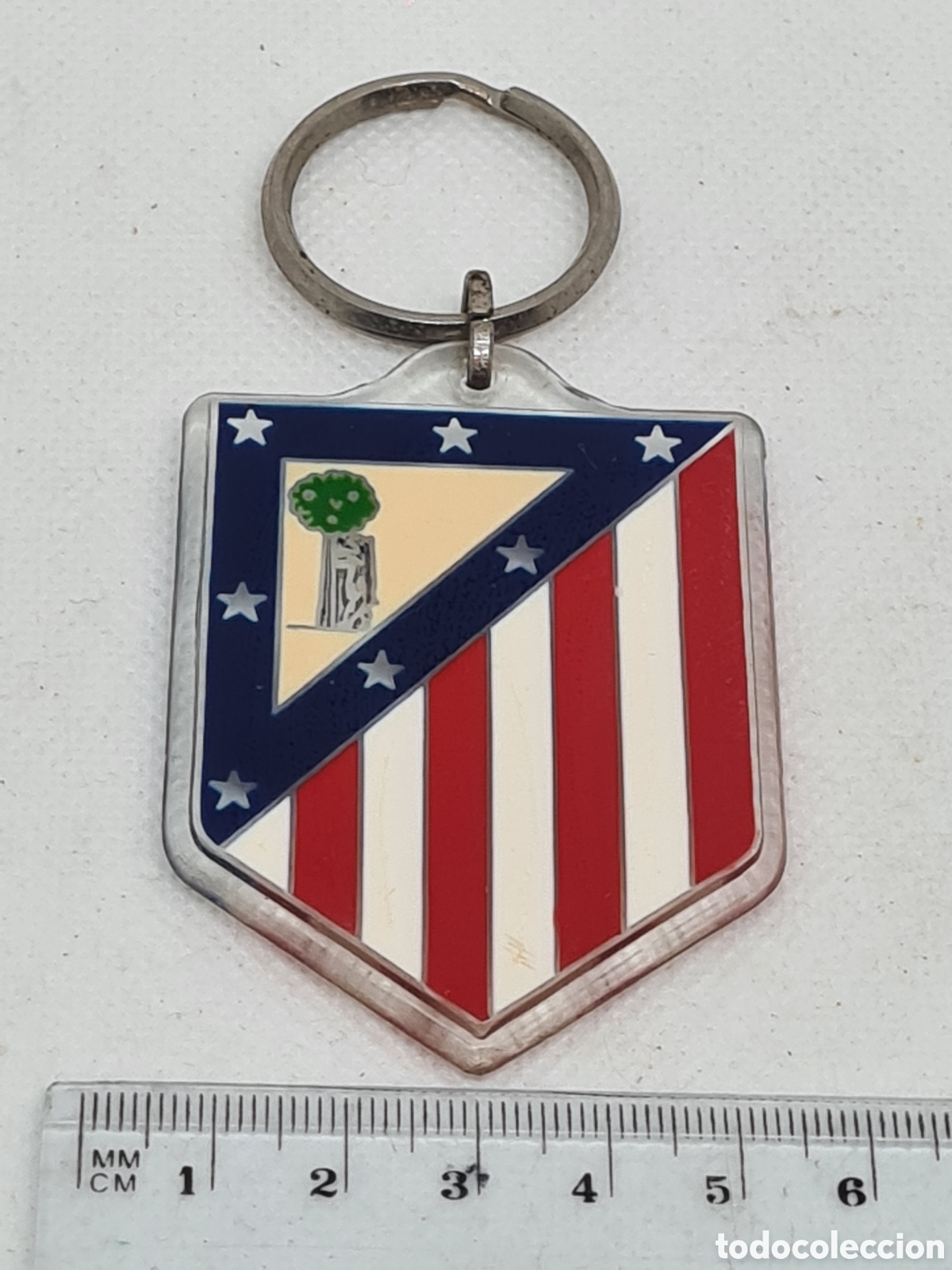 Collection of Keychains: LLAVERO GRAN TAMA&Ntilde;O EN METACRILATO O PLASTICO A&Ntilde;OS 80 ATLETICO DE MADRID