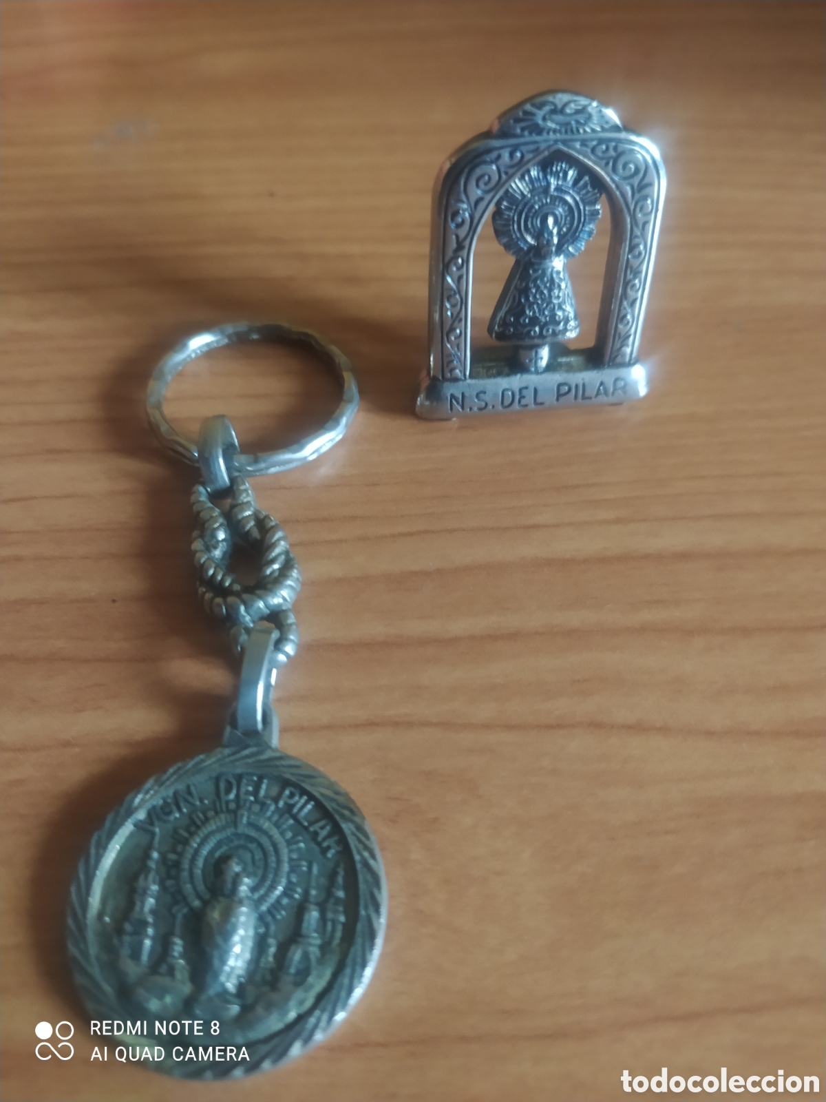 Coleccionismo de llaveros: Llavero y adorno de la Virgen del Pilar