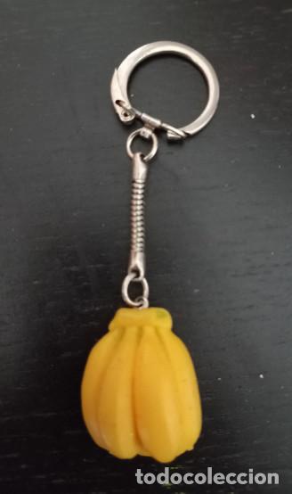 ANTIGUO LLAVERO, MANOJO DE PLATANOS