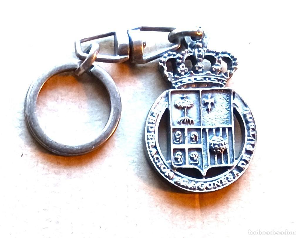 Sammlung von Schl&uuml;sselanh&auml;ngern: LLAVERO FEDERACION ARAGONESA FUTBOL DOBLE CARA ARAGON ANTIGUA METAL KEYRING CHAVEIRO R4R