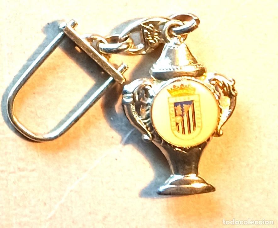 Sammlung von Schl&uuml;sselanh&auml;ngern: LLAVERO CD BADAJOZ EXTREMADURA TROFEO FUTBOL METAL KEYRING CHAVEIRO PORTE-CLES KEY CHAIN R91