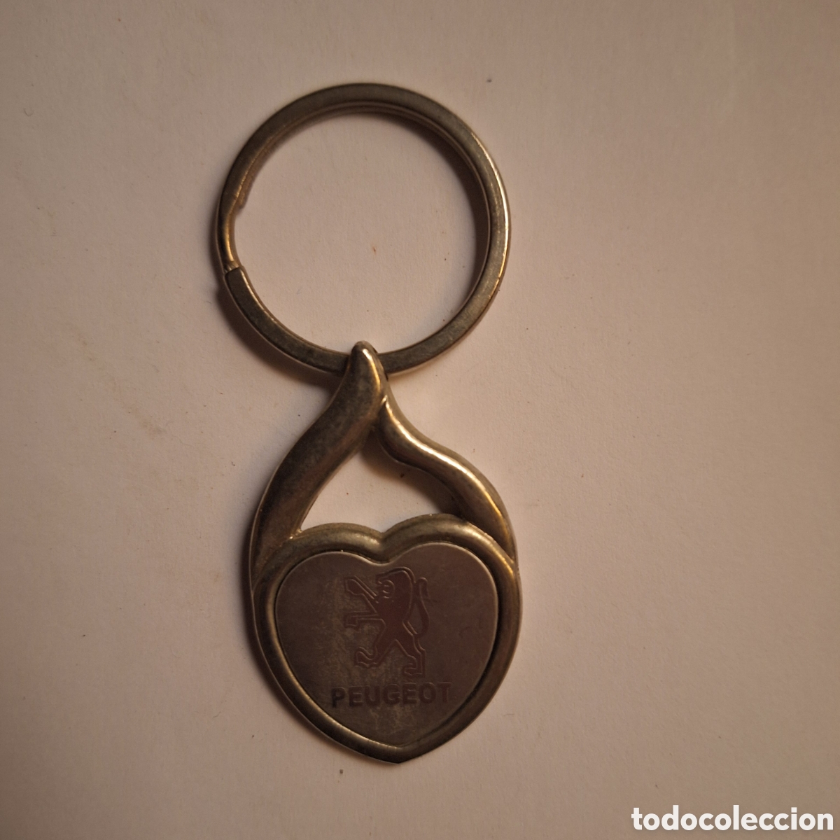 llavero automovil peugeot - Buy Antique keyrings and keychains on  todocoleccion