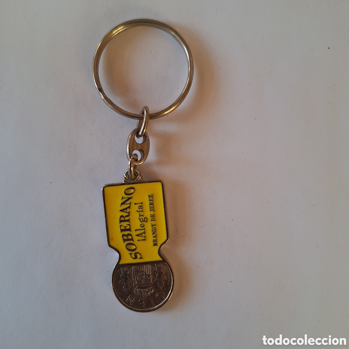 Colecionismo de porta-chaves: Llavero bebida brandy soberano moneda carrito