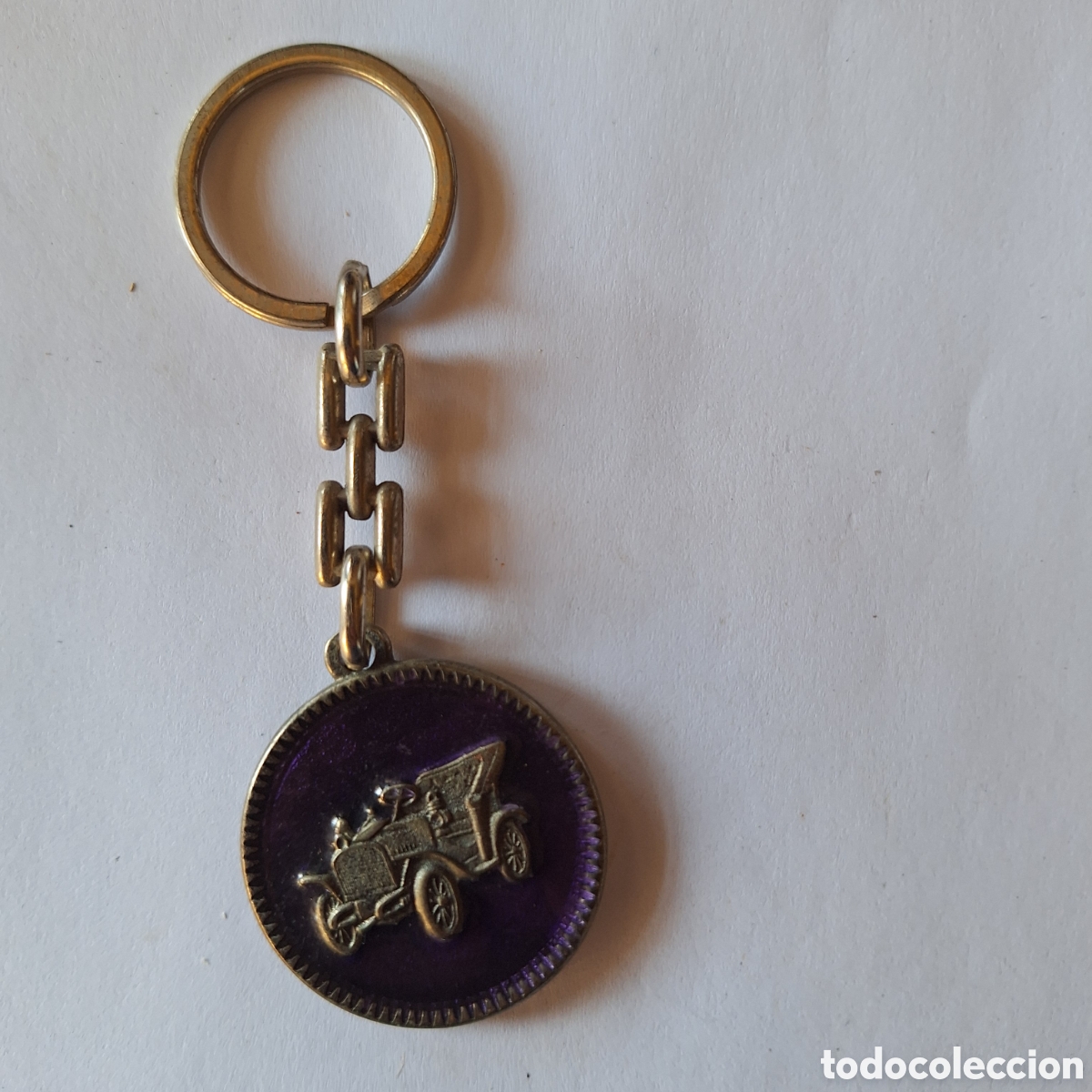 Collection of Keychains: Llavero automovil Antiguo