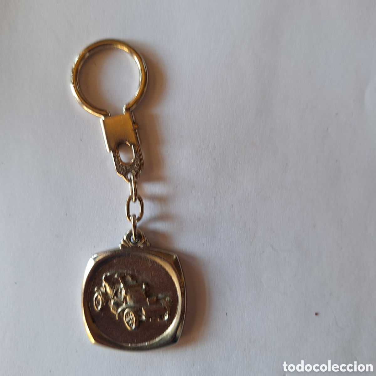 Collection of Keychains: Llavero automovil Antiguo