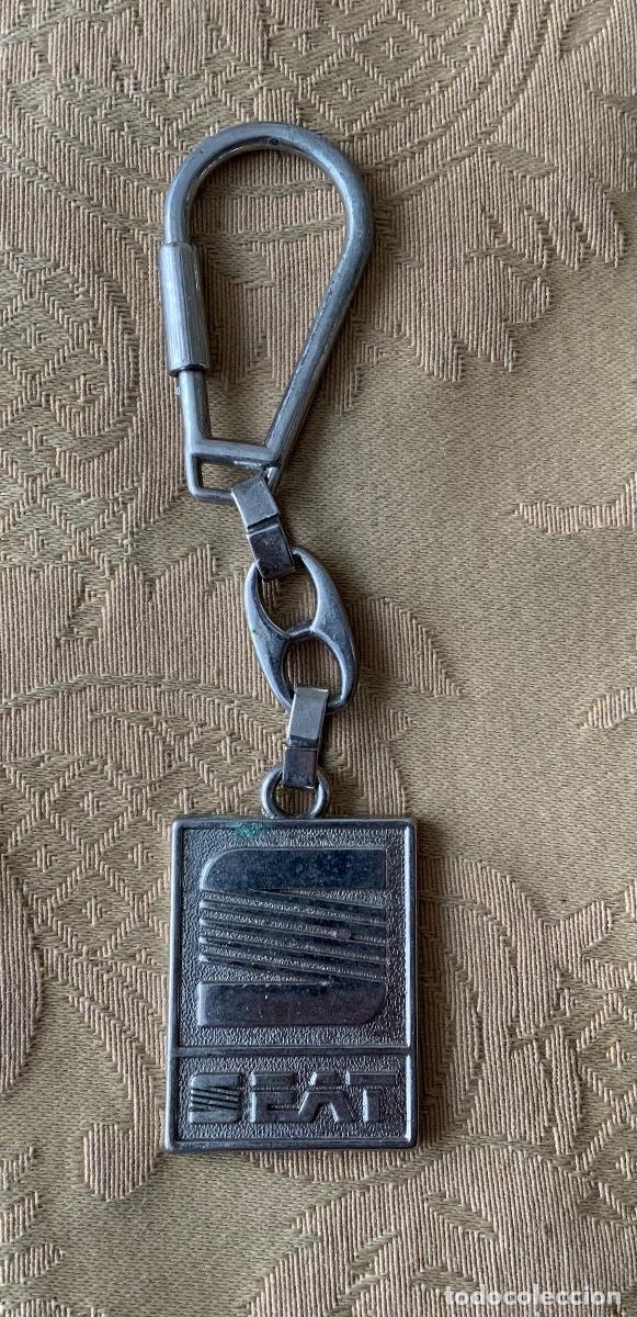 Coleccionismo de llaveros: LLAVERO VINTAGE SEAT METAL