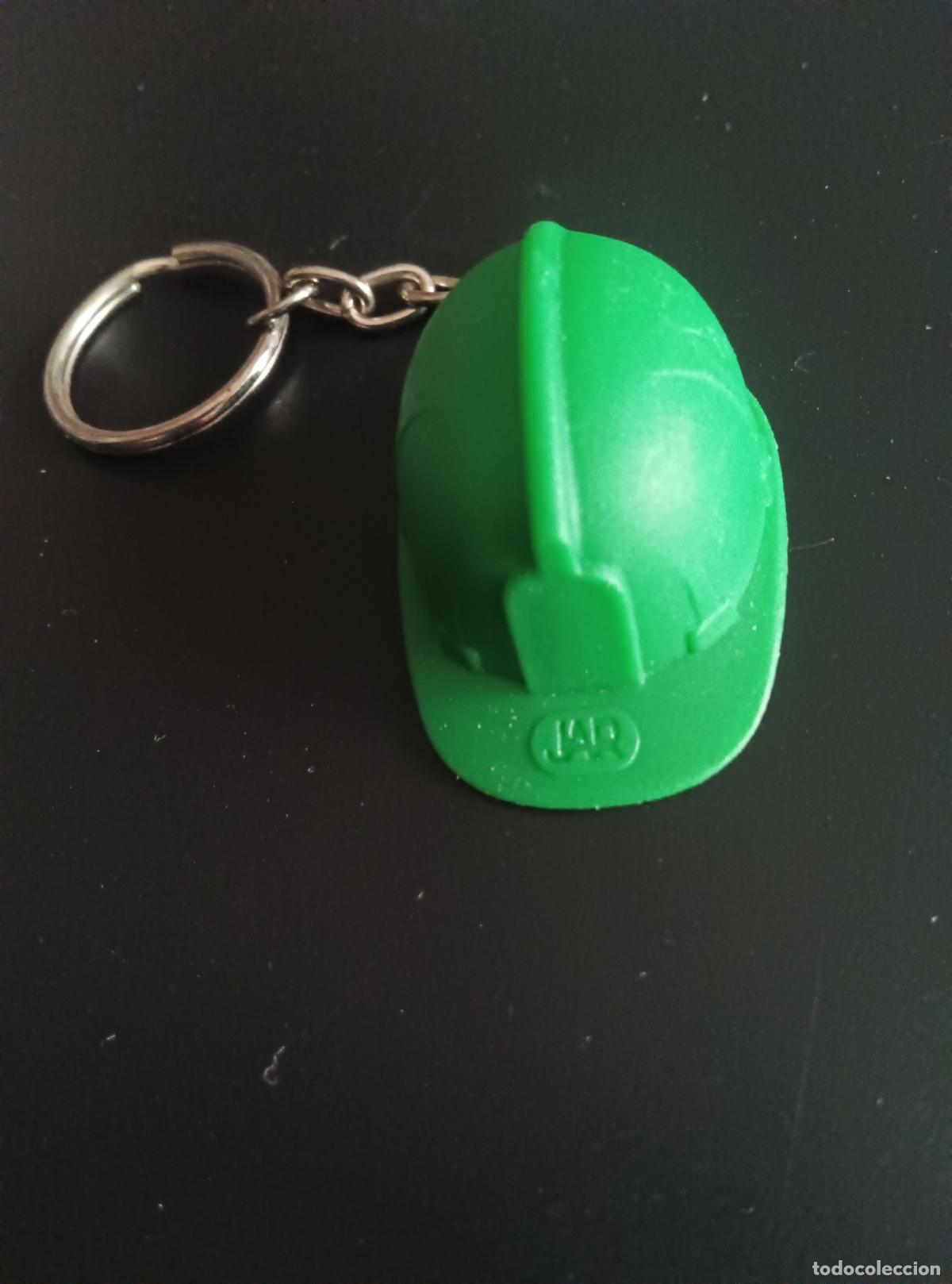 Collection of Keychains: CASCO JAR, LLAVERO PROMOCIONAL A&Ntilde;OS 80.