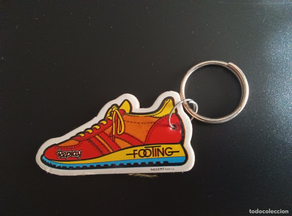Coleccionismo de llaveros: REPLAY ZAPATILLAS FOOTING, LLAVERO PROMOCIONAL A&Ntilde;OS 80. ZAPATOS