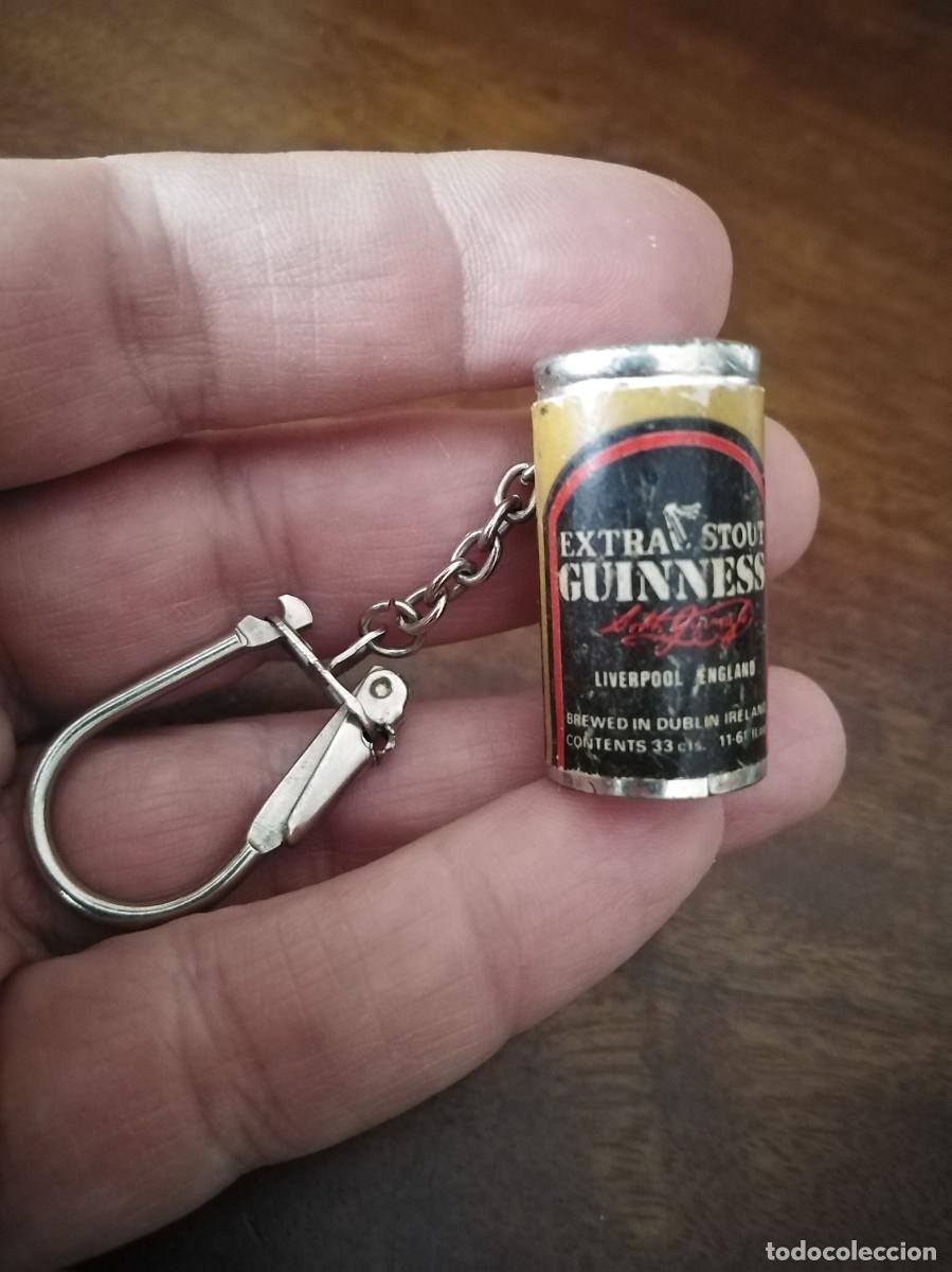 Collection of Keychains: Llavero Miniatura lata de cerveza Guinness.