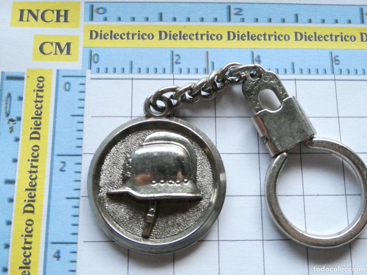 Collection of Keychains: ANTIGUO LLAVERO DE LA SOCIEDAD BEN&Eacute;FICA CUERPO DE BOMBEROS DE MADRID