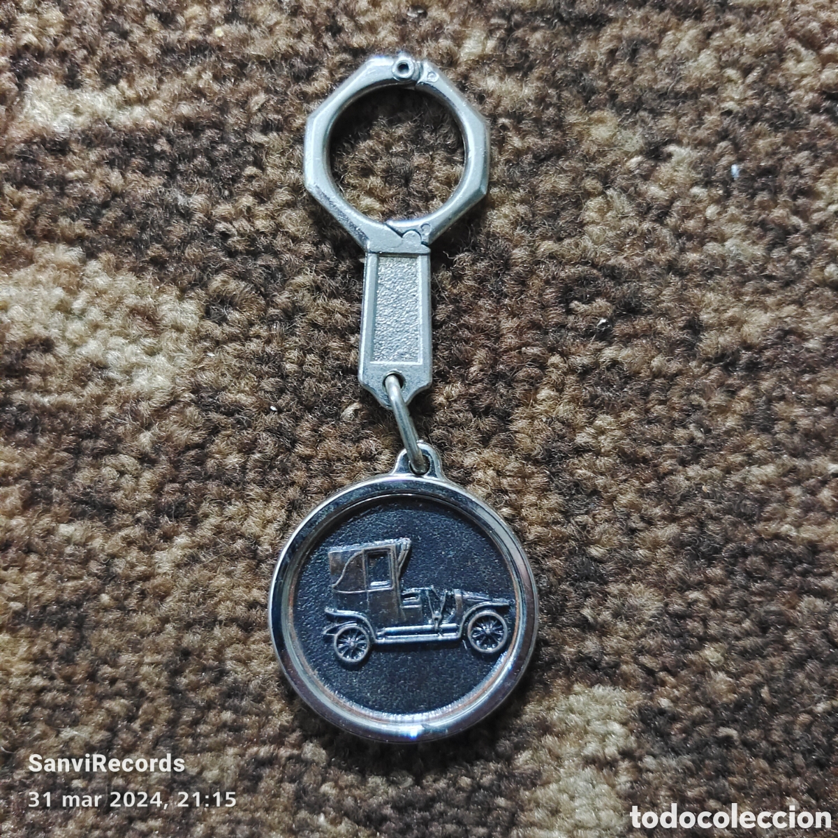 Collection of Keychains: LLAVERO COMPRA-VENTA DE AUTOM&Oacute;VILES BESAYA (TORRELAVEGA)