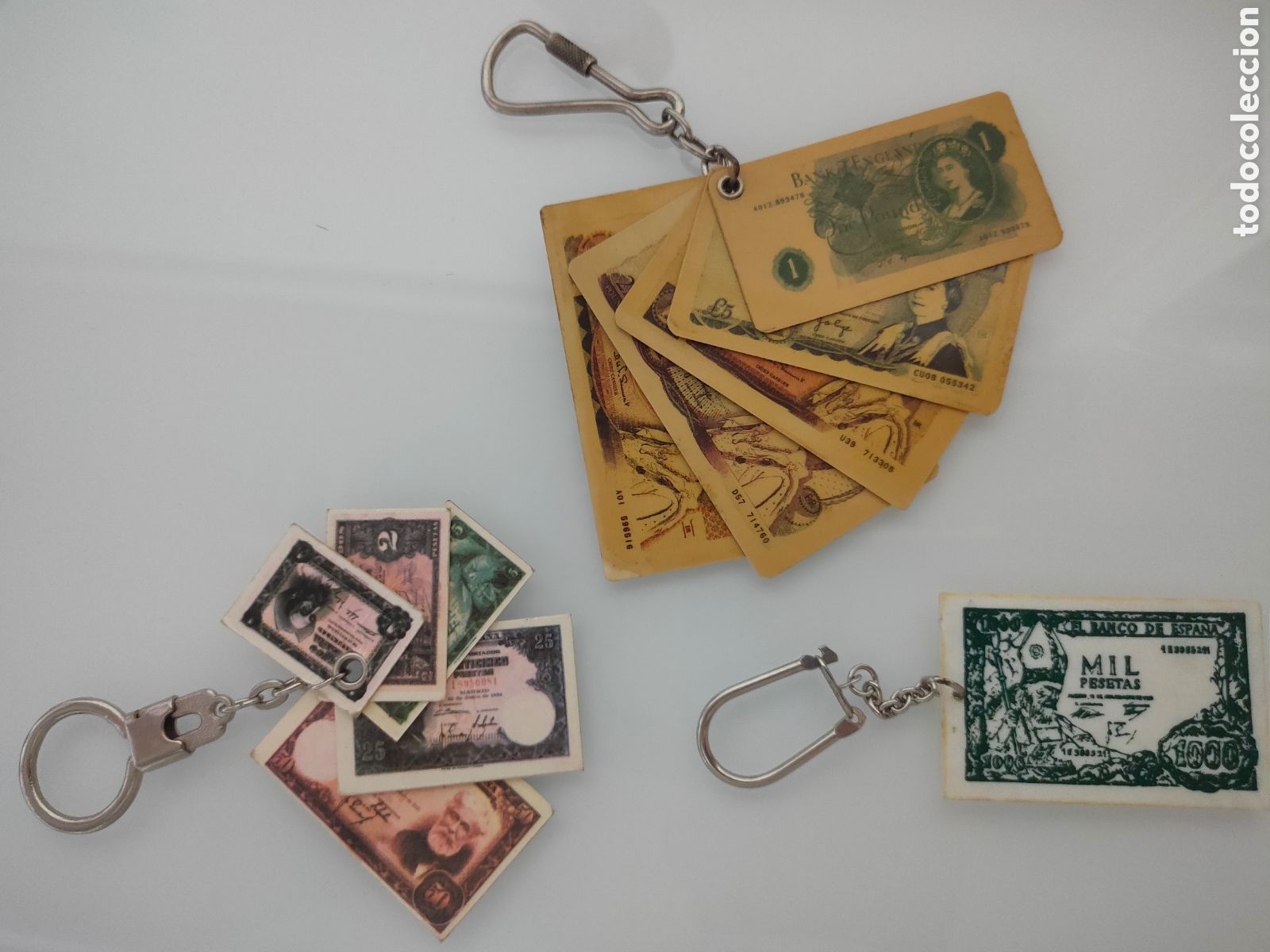 Coleccionismo de llaveros: 3x ANTIGUOS LLAVEROS BILLETES ESPA&Ntilde;A INGLATERRA A&Ntilde;OS 50'