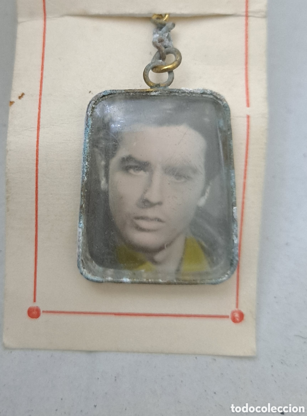 Sammlung von Schl&uuml;sselanh&auml;ngern: LLAVERO ARTISTAS DEL CINE. NUEVO. A&Ntilde;OS 60 - 70. &iquest; ALAIN DELON ?