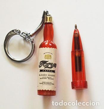 Coleccionismo de llaveros: PRECIOSO LLAVERO BOTELLA CON BOL&Iacute;GRAFO DENTRO FORYS WHISKY BOTELLITA MINIATURA BOLI PEQUE&Ntilde;O DIF&Iacute;CIL