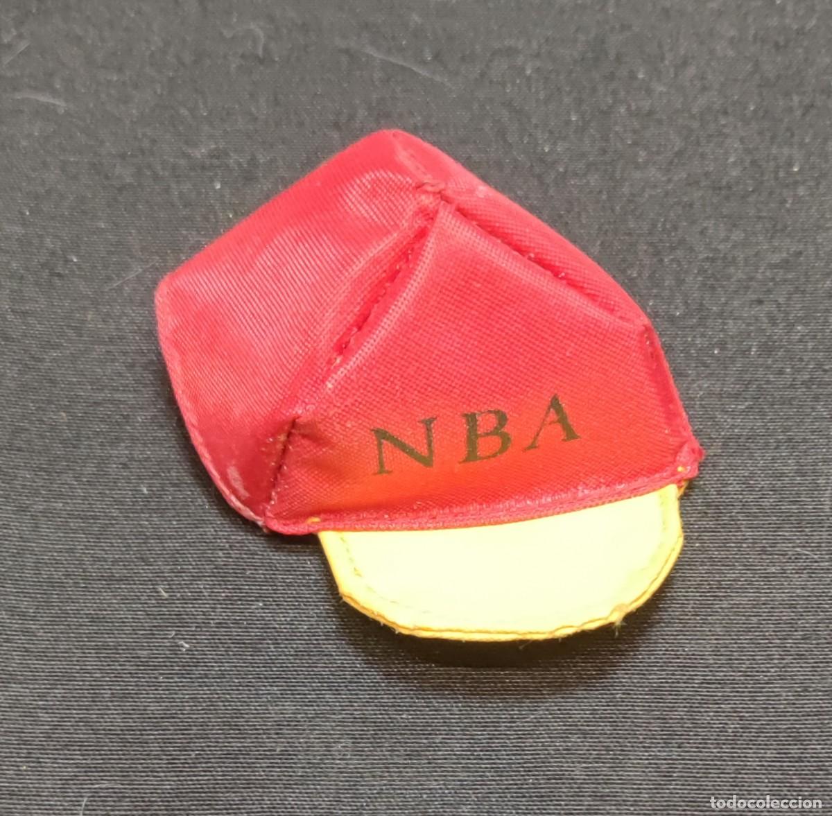 Antiguo llavero gorra NBA