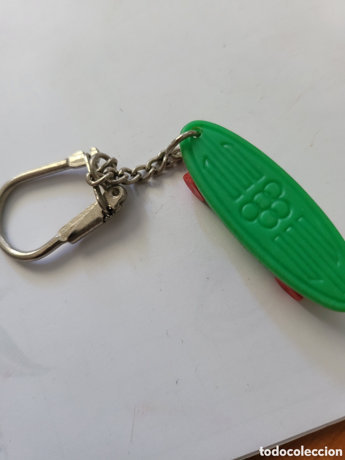 Coleccionismo de llaveros: Llavero monopat&iacute;n pl&aacute;stico verde y naranja