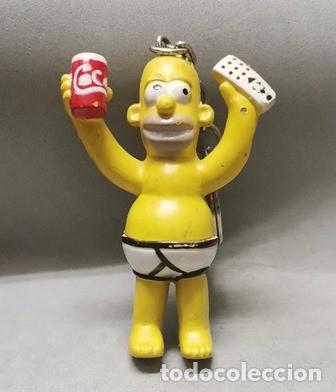Coleccionismo de llaveros: LLAVERO DE PLASTICO HOMER SIMPSON CON EL MANDO Y LA LATA DE BEBIDA - LLAV-25367 - B-948