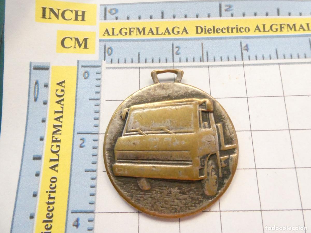Collection of Keychains: LLAVERO DE COCHES MOTOS. CAMI&Oacute;N CAMIONETA BERLIET