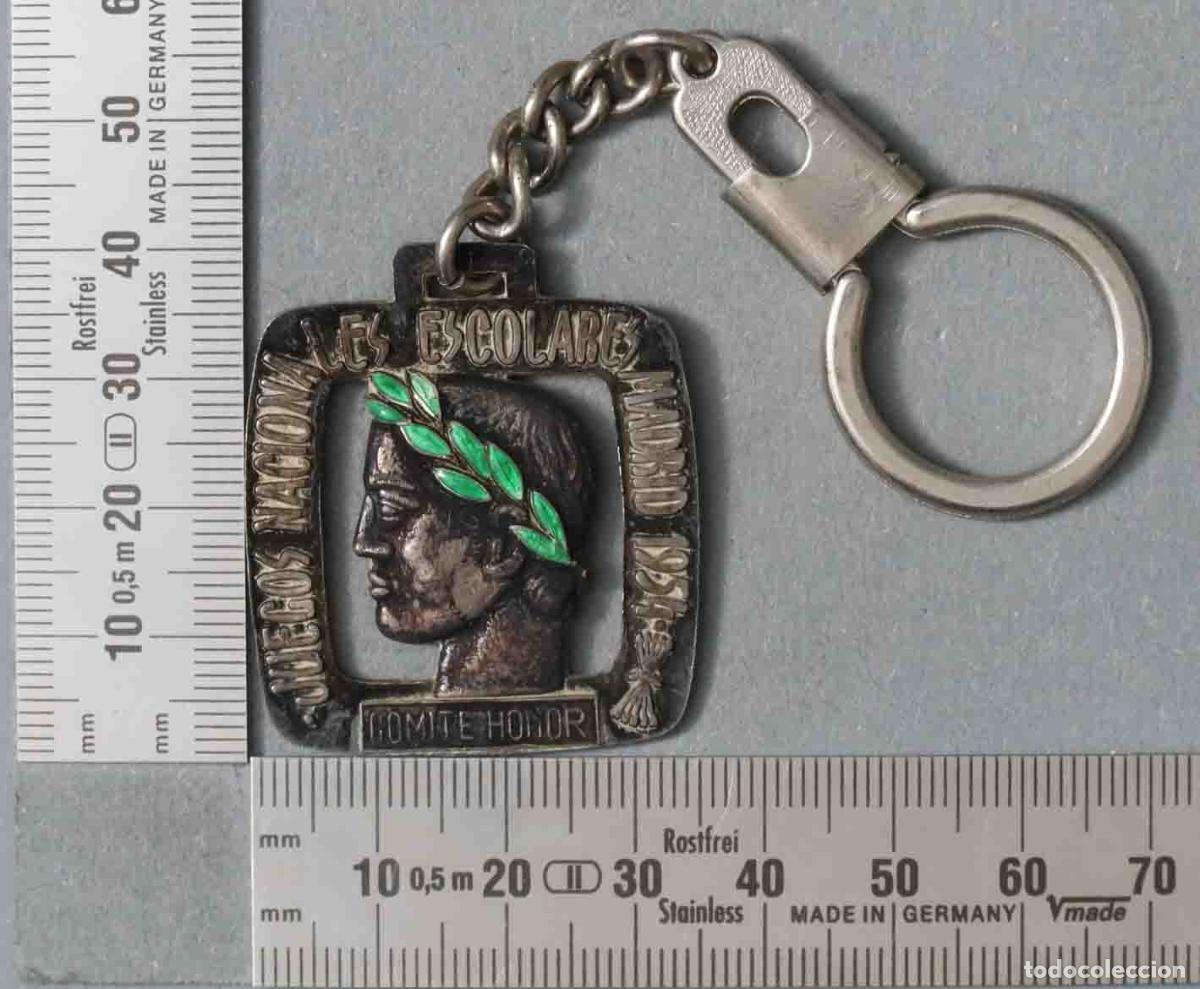 Colecionismo de porta-chaves: LLAVERO. JUEGOS NACIONALES ESCOLARES MADRID 1954. COMITE HONOR. PLATA ESMALTE