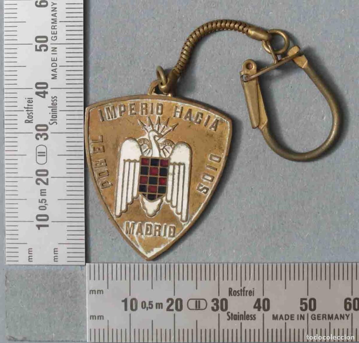 Colecionismo de porta-chaves: LLAVERO. POR EL IMPERIO HACIA DIOS MADRID. FRENTE DE JUVENTUDES. ESMALTE. GIMNASIA EDUCATIVA 1945
