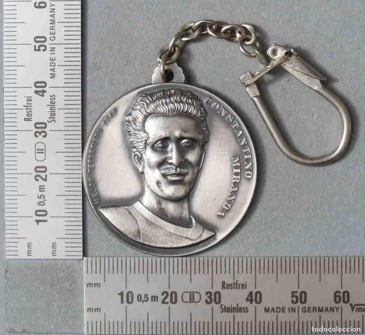 Colecionismo de porta-chaves: LLAVERO. MEJOR DEPORTISTA 1948. MUNDO DEPORTIVO. CONSTANTINO MIRANDA. 1970