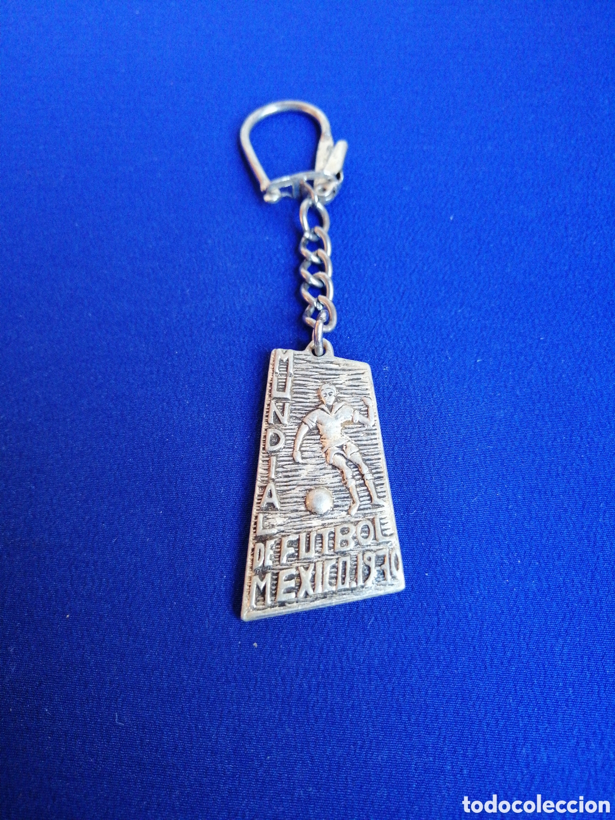 Collection of Keychains: LOIS KRONY PANTALONES MUNDIAL DE F&Uacute;TBOL M&Eacute;XICO 1970