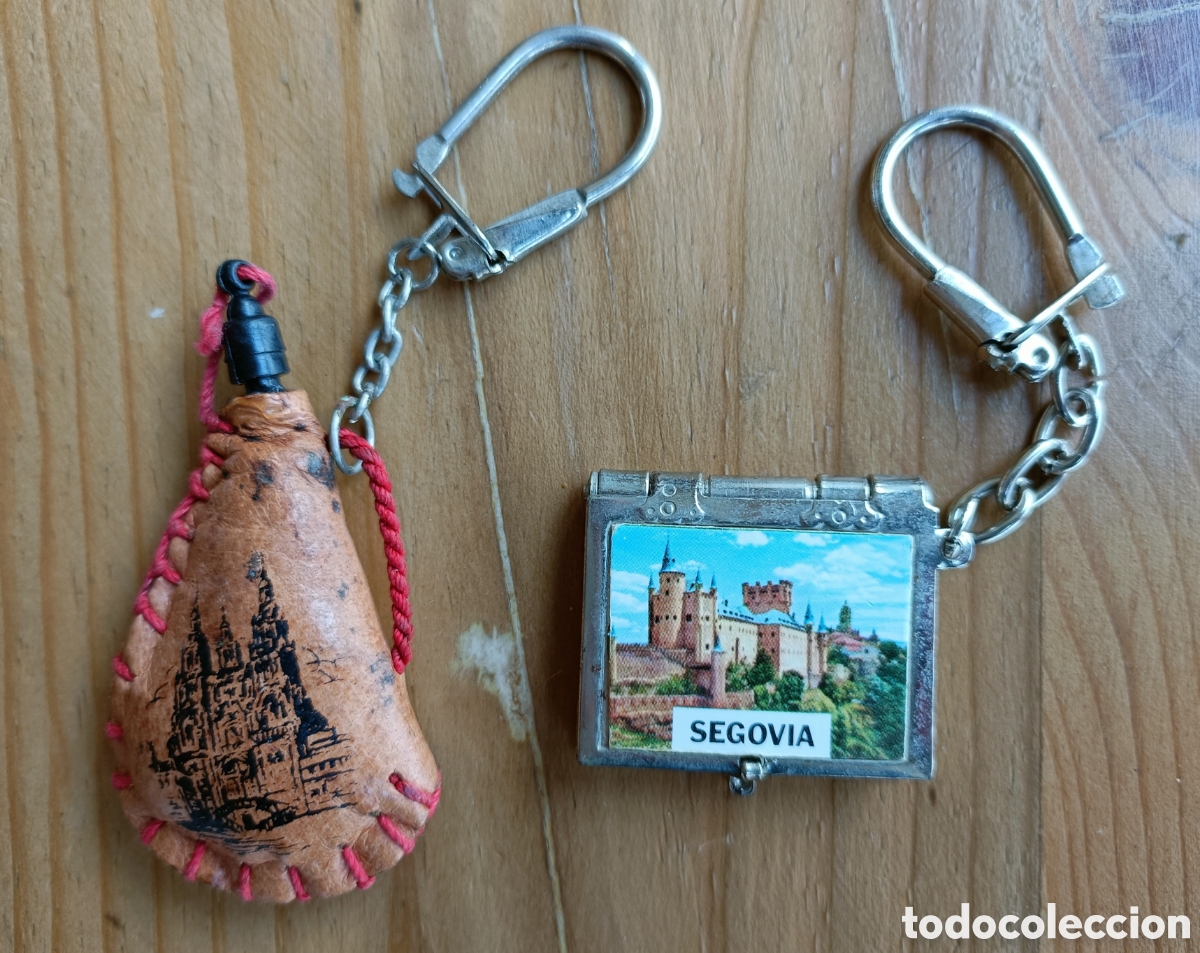 Collectionnisme de portes-cl&eacute;s: Lote 2 llaveros antiguos Santiago de Compostela y Segovia VINTAGE a&ntilde;os 80