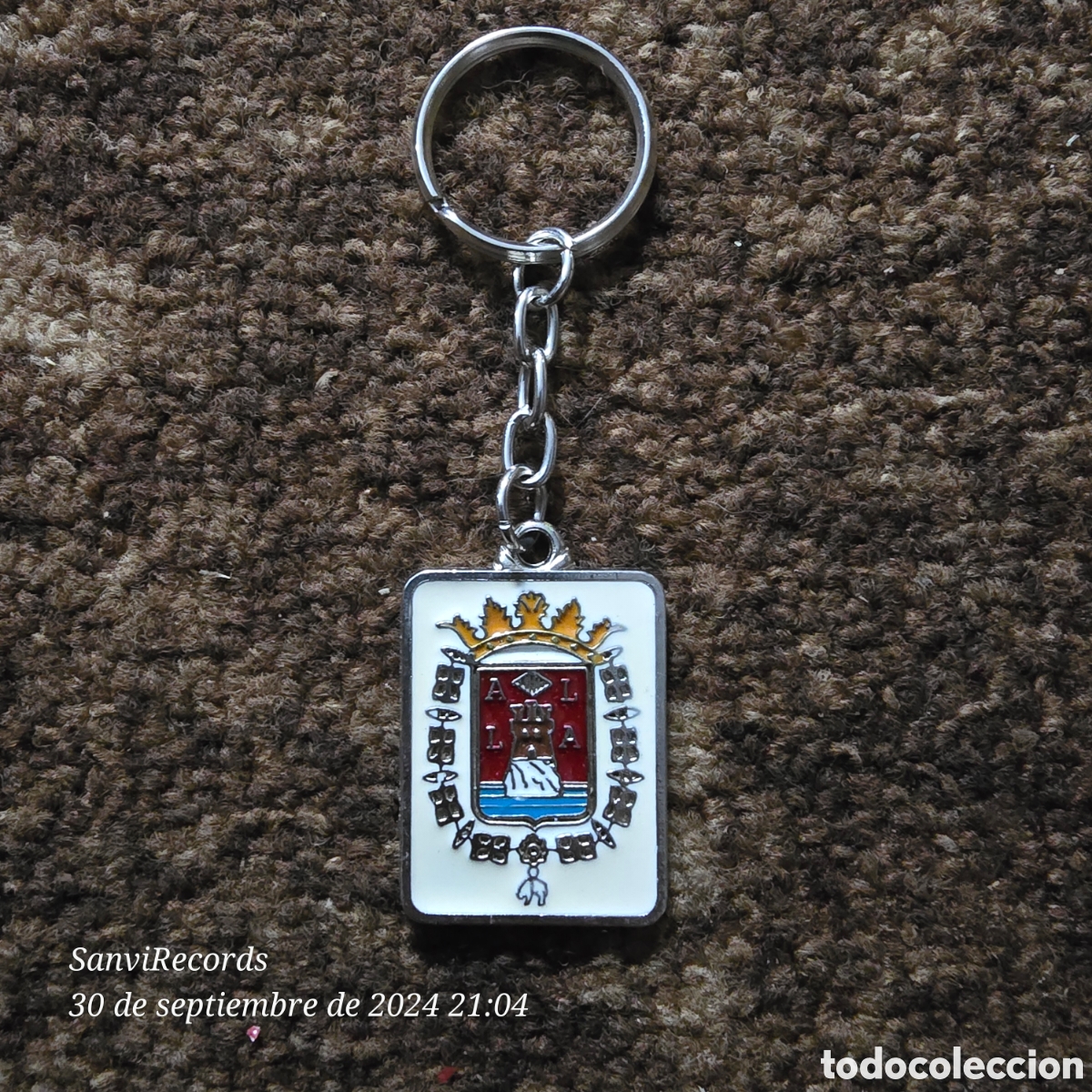 Sammlung von Schl&uuml;sselanh&auml;ngern: LLAVERO ESCUDO ALICANTE, CAJA DE AHORROS DE ALICANTE Y MURCIA