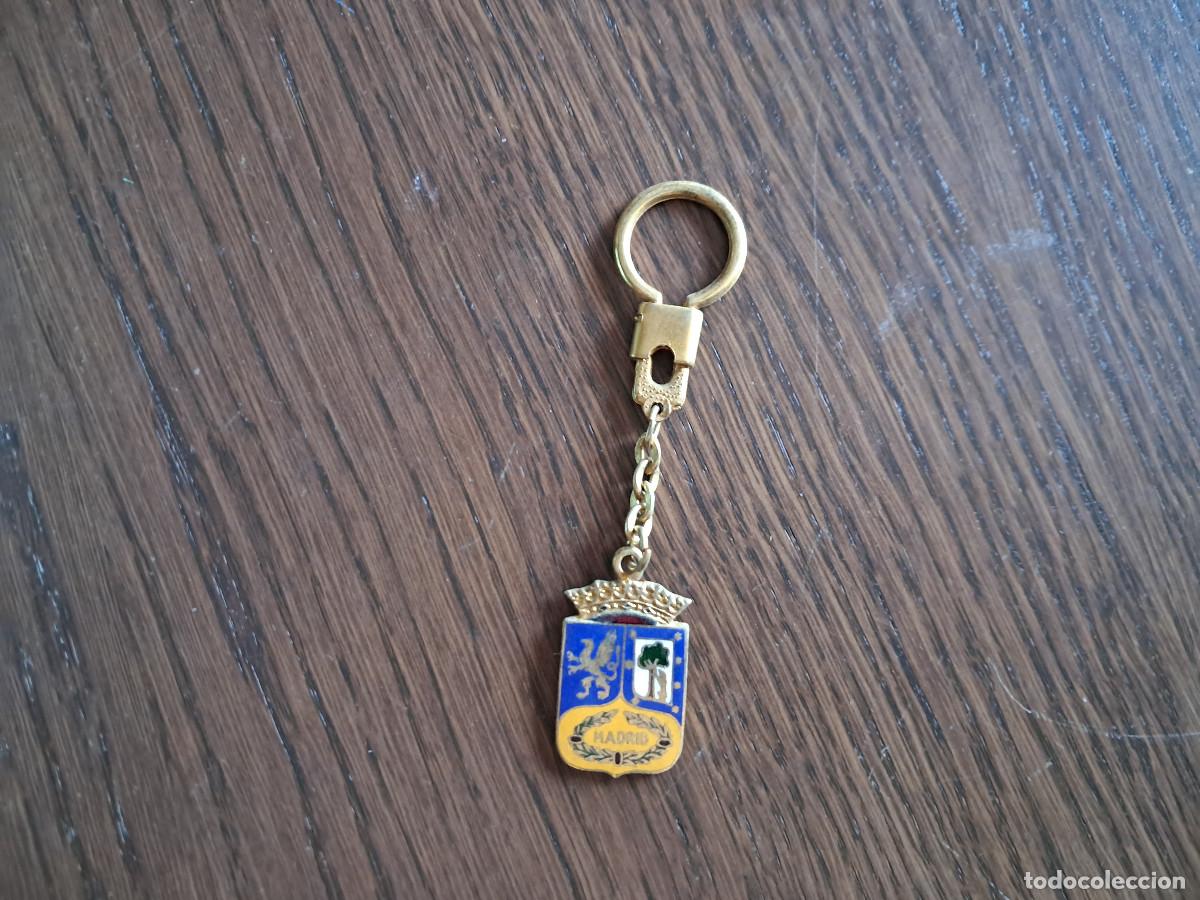 Coleccionismo de llaveros: llavero de metal, escudo de Madrid.