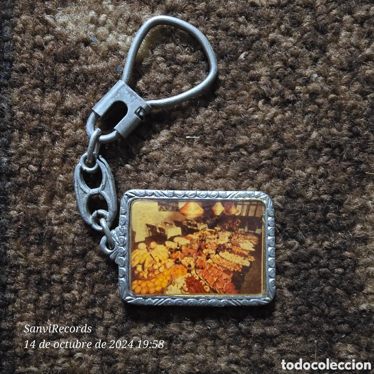 Collection of Keychains: LLAVERO LA STRADA, BAR-PARRILLA (LAS PALMAS DE GRAN CANARIA)