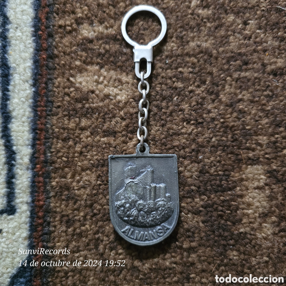Collection of Keychains: LLAVERO ALMANSA, AMADEUS UN BUEN PASO, 1977