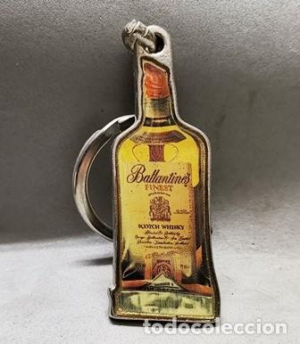Coleccionismo de llaveros: LLAVERO DE METAL ESMALTADO SCOTCH WHISKY BALLANTINE'S - LLAV-25851 - B-970