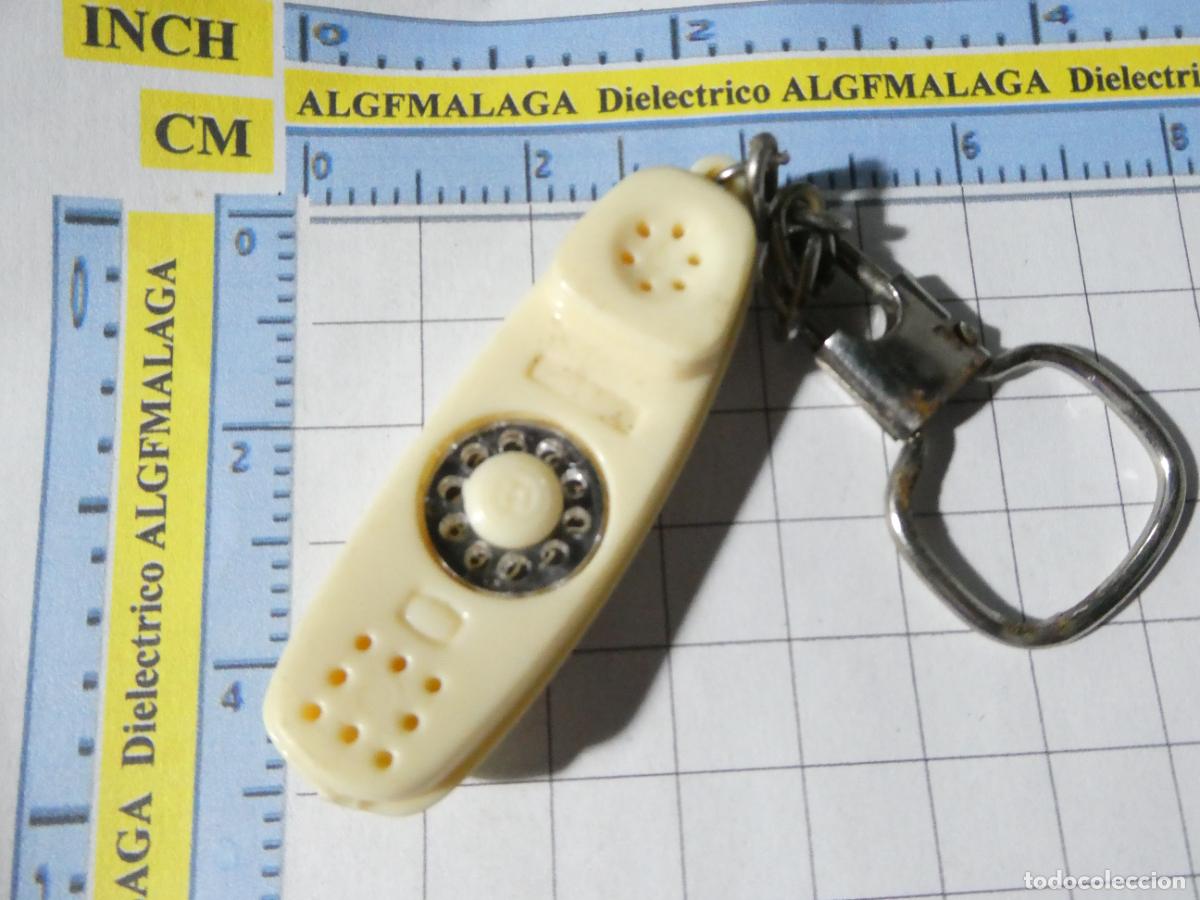 Collezionismo di Portachiavi: LLAVERO DE MINIATURAS FIGURITAS. TEL&Eacute;FONO TIPO G&Oacute;NDOLA BAQUELITA AGFA SEVILLA