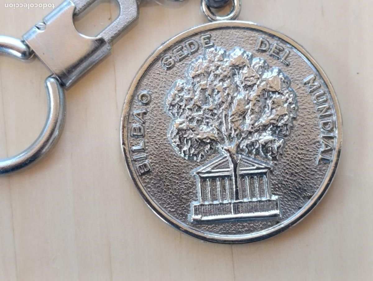 Coleccionismo de llaveros: ANTIGUO LLAVERO SEDE DEL MUNDIAL,82,BILBAO.