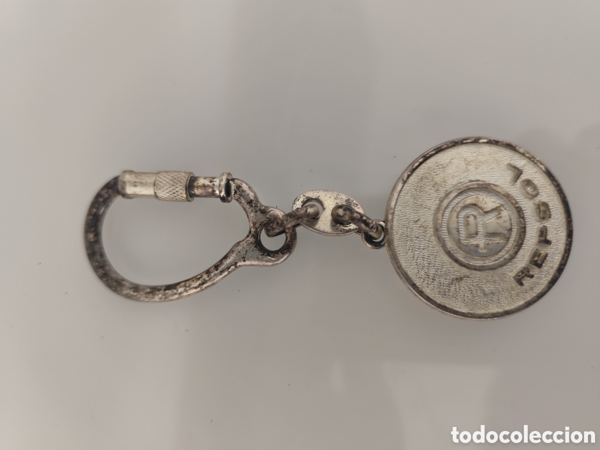 Coleccionismo de llaveros: Llavero plateado Repsol - Foto 2